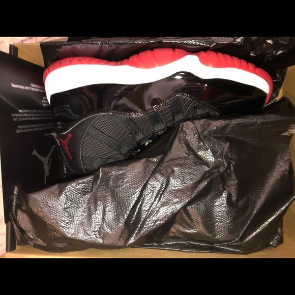 Bred 11s Jordan - Picture 1 of 1